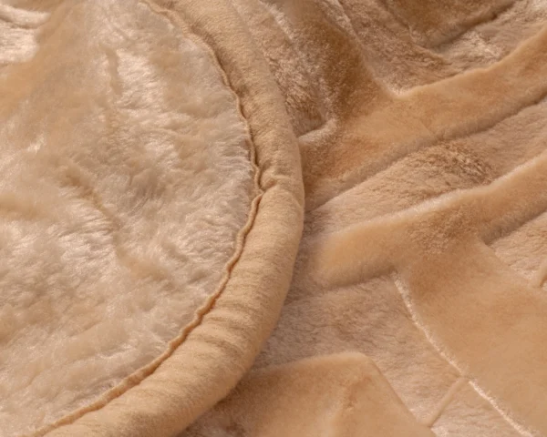 Deken Embossed Zeta Crème 200 x 240