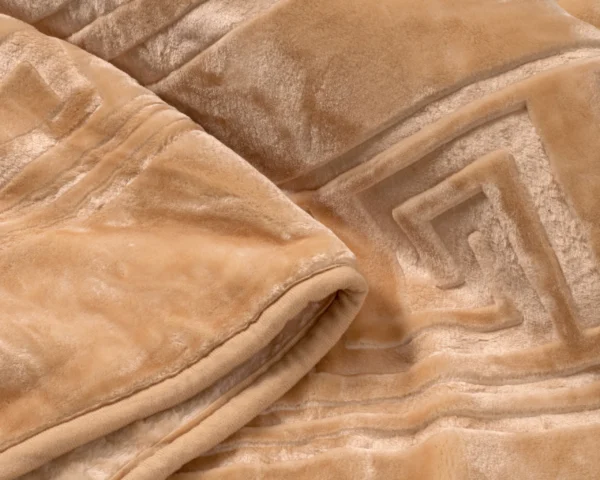 Deken Embossed Zeta Crème 200 x 240